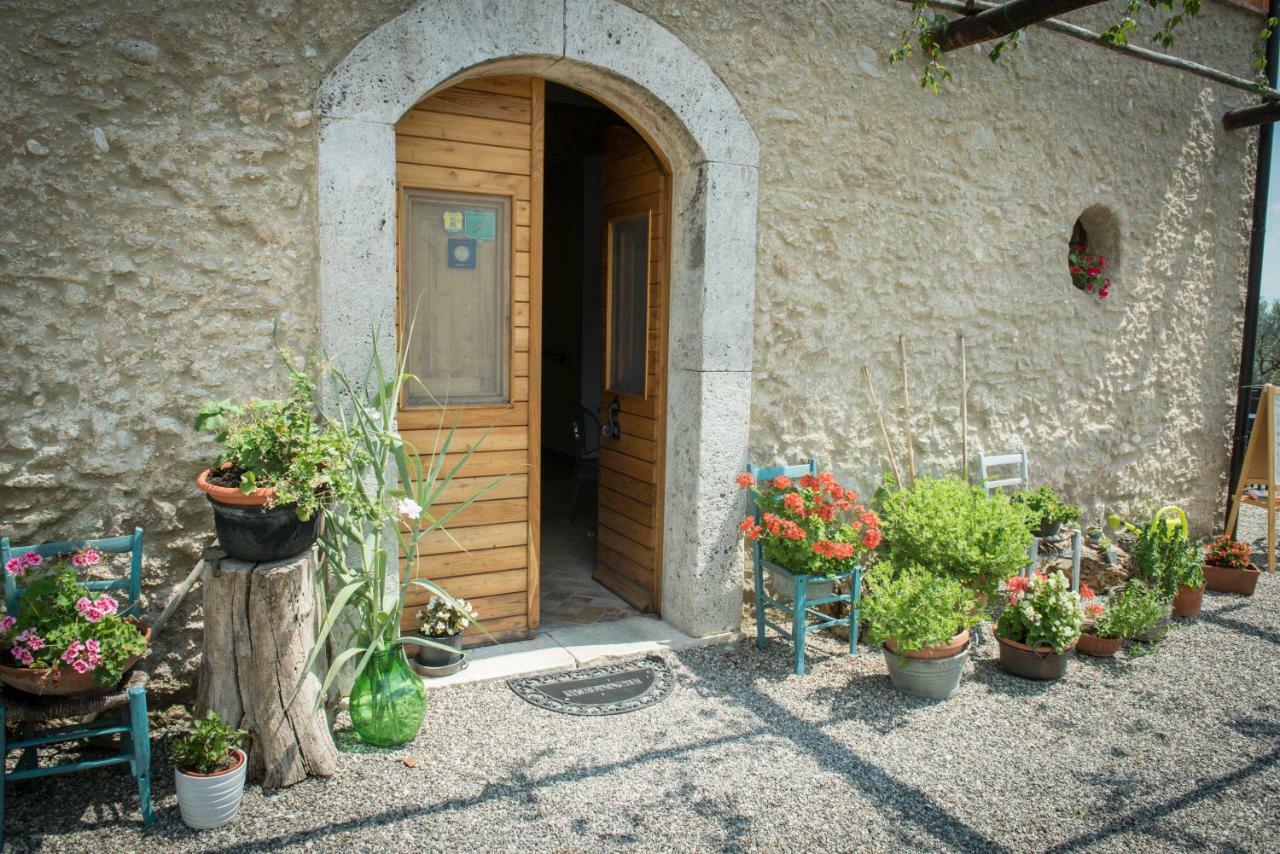 קמפניה B&B Rifugio Tra Gli Ulivi מראה חיצוני תמונה