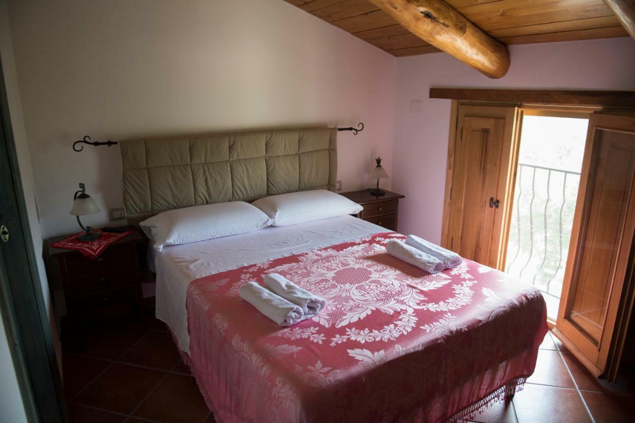 קמפניה B&B Rifugio Tra Gli Ulivi מראה חיצוני תמונה