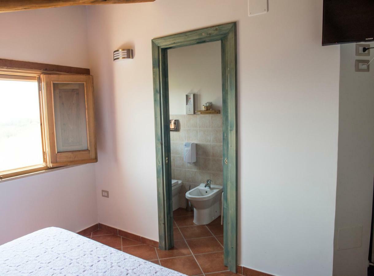 קמפניה B&B Rifugio Tra Gli Ulivi מראה חיצוני תמונה