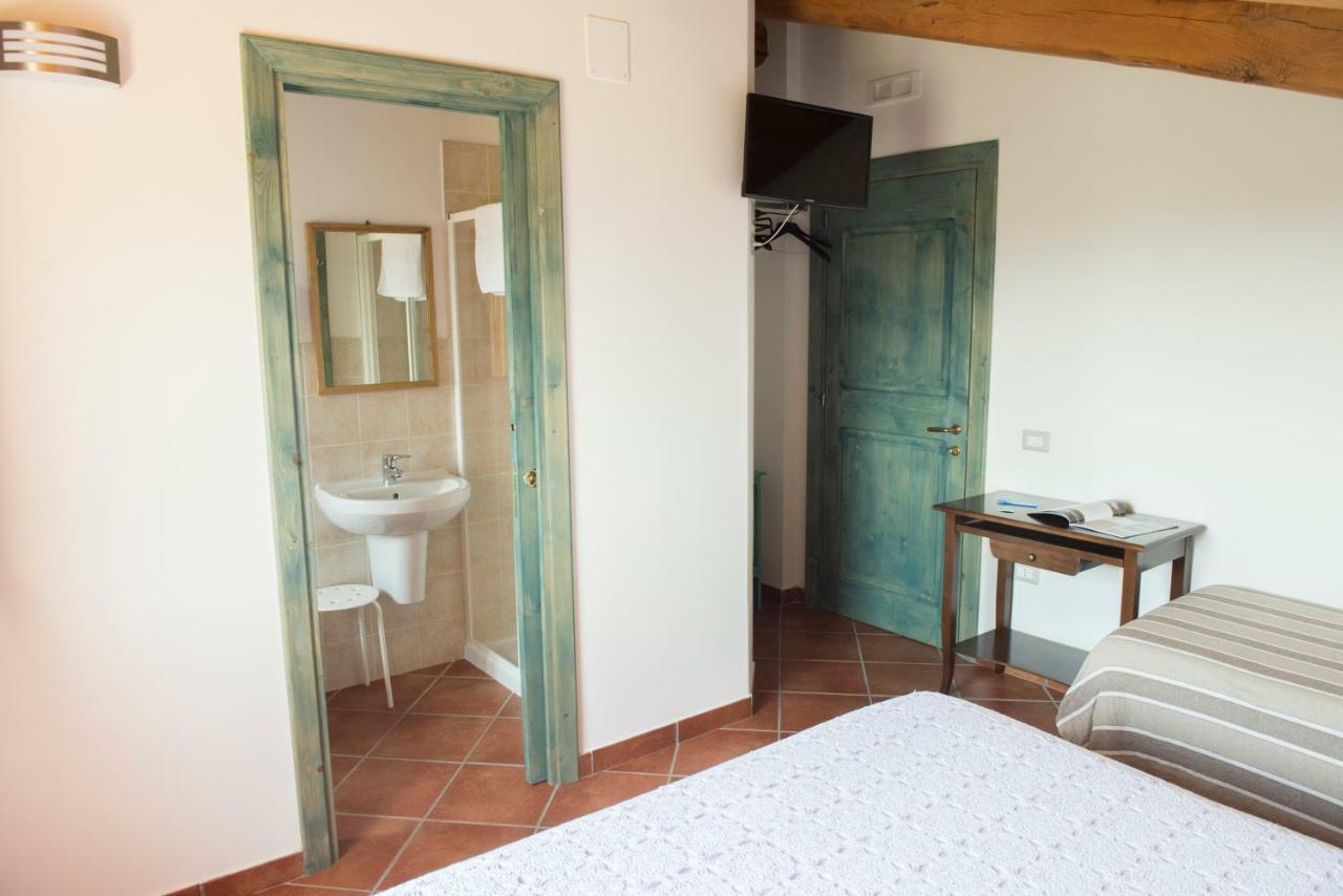 קמפניה B&B Rifugio Tra Gli Ulivi מראה חיצוני תמונה